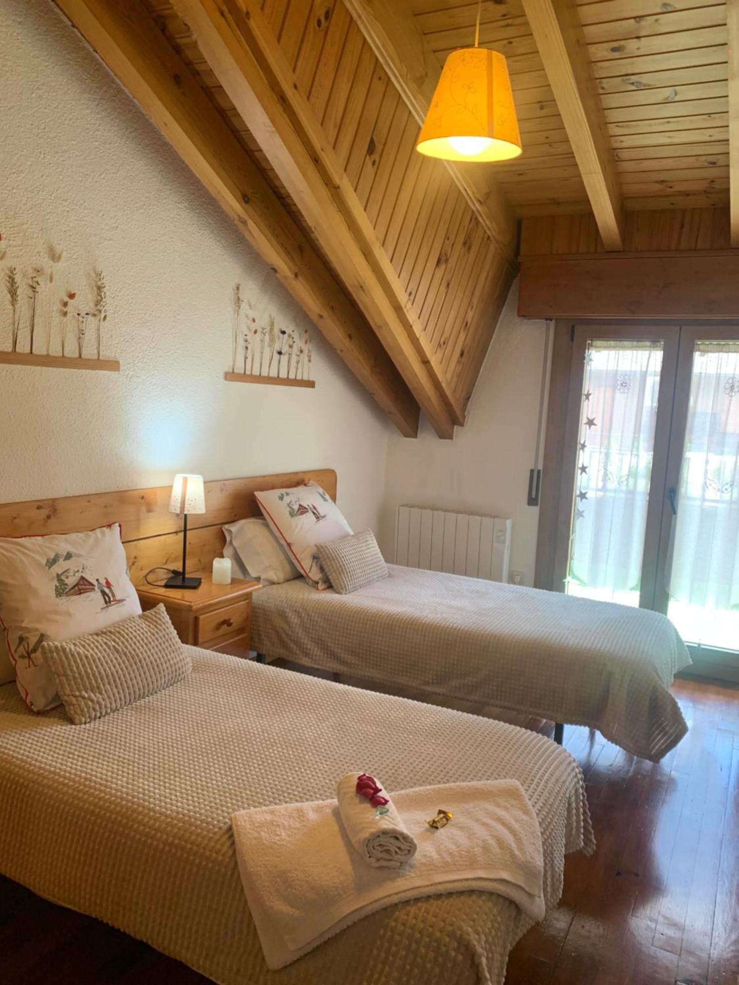 Appartamento Ático con encanto en Bellver de Cerdanya Esterno foto