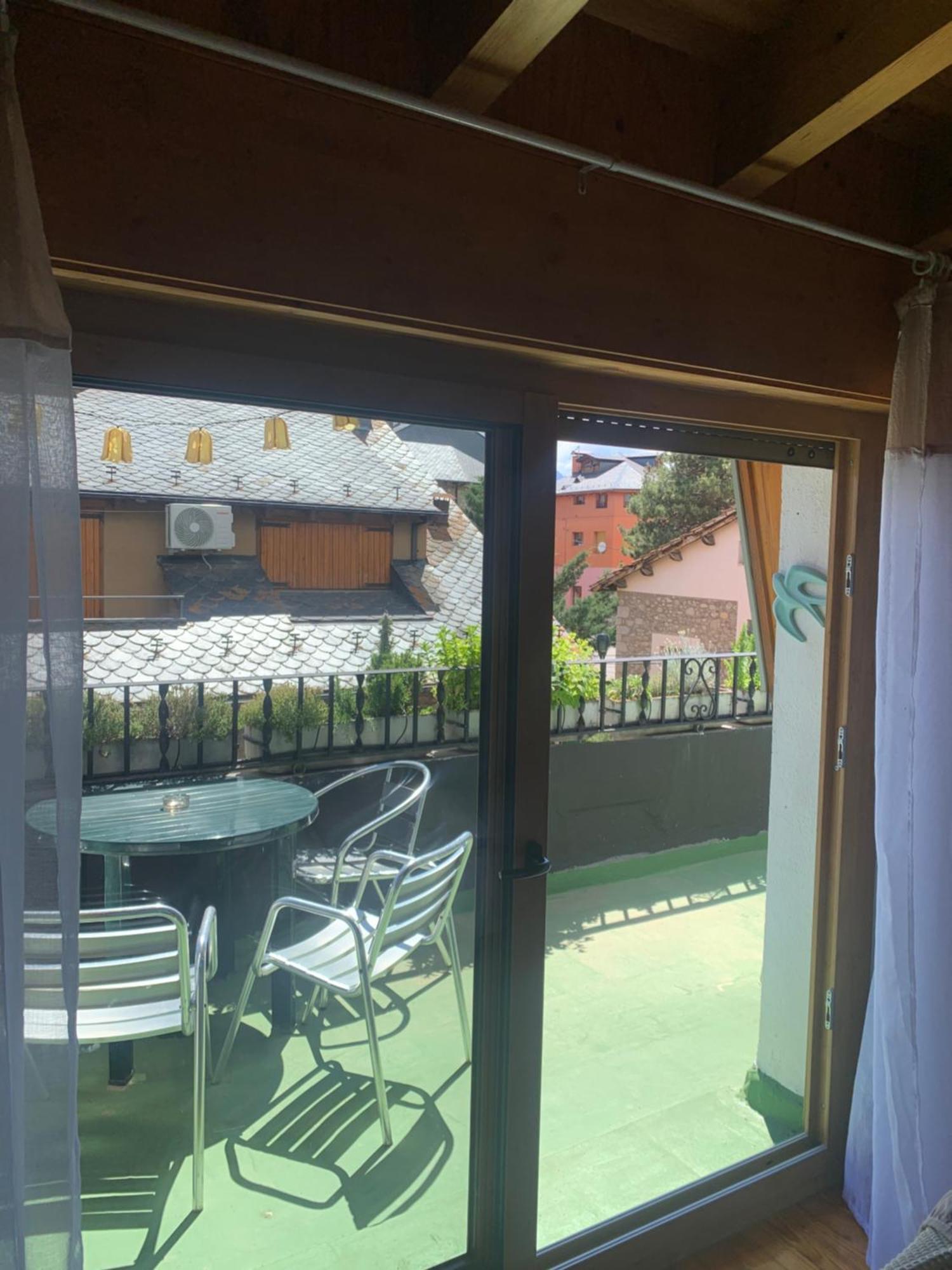 Appartamento Ático con encanto en Bellver de Cerdanya Esterno foto