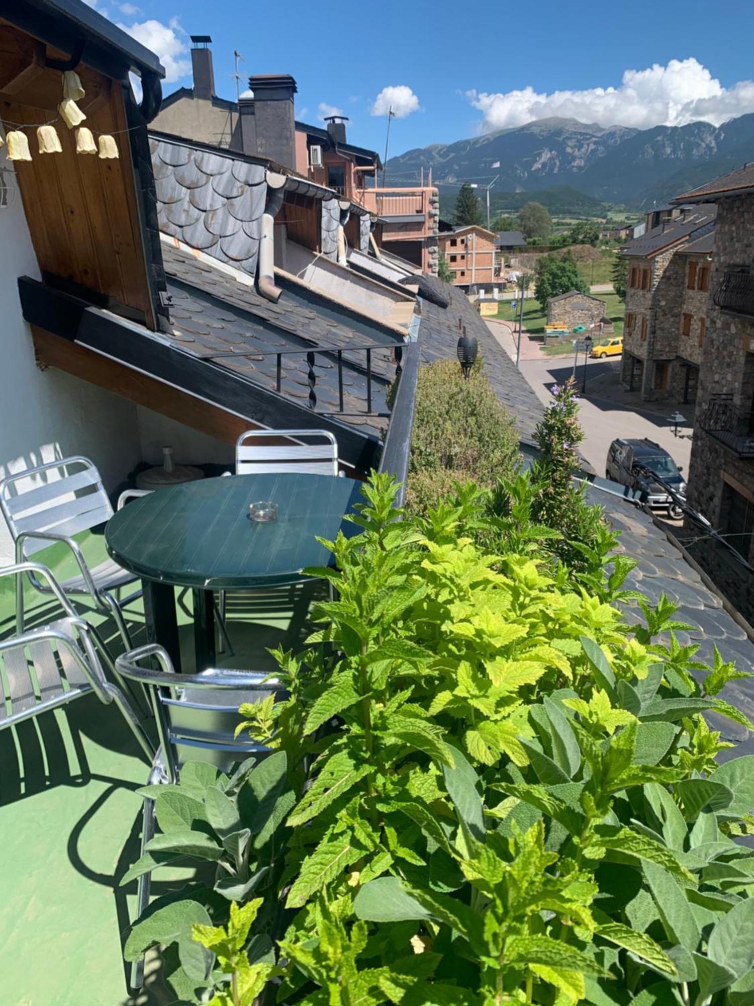 Appartamento Ático con encanto en Bellver de Cerdanya Esterno foto