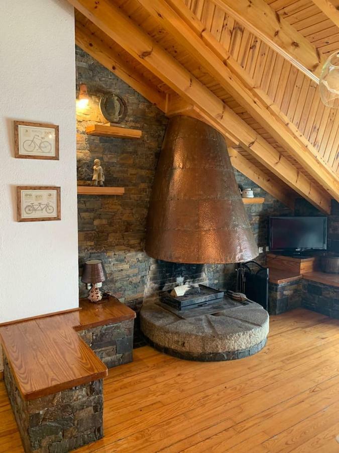 Appartamento Ático con encanto en Bellver de Cerdanya Esterno foto